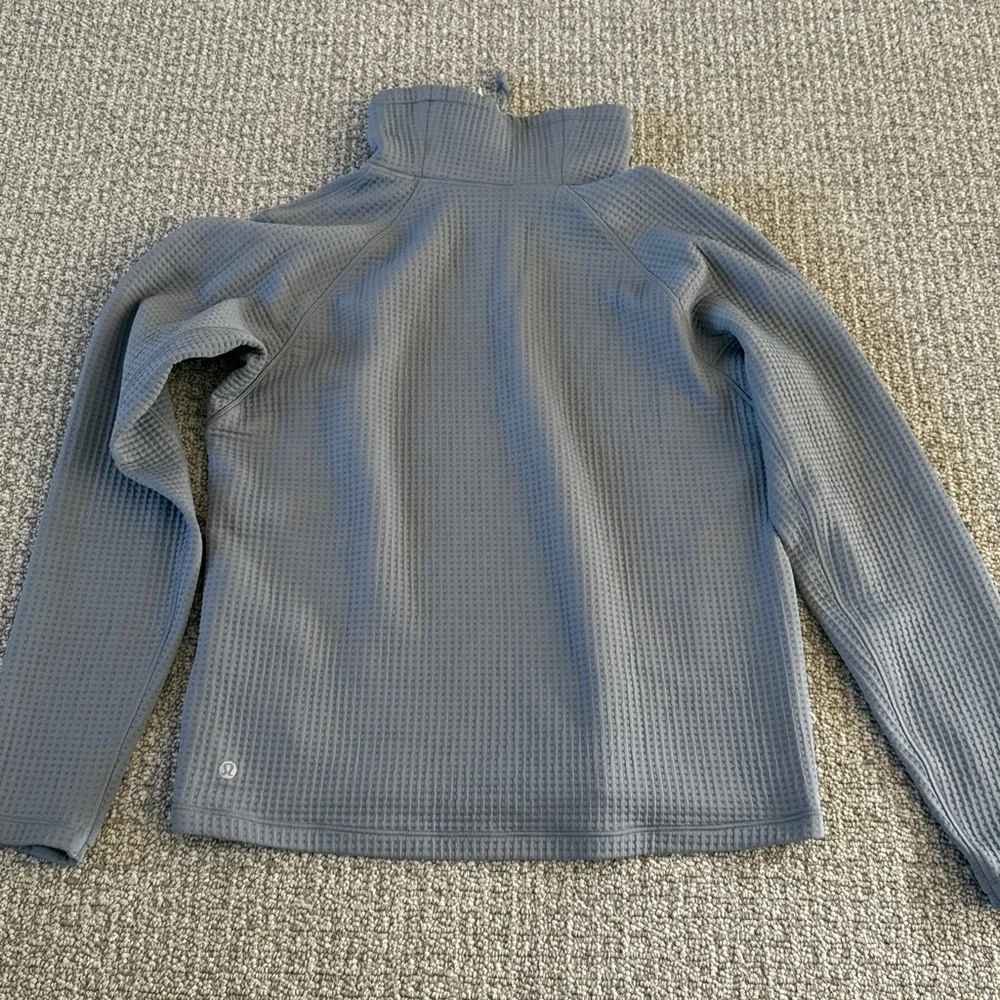 Lululemon Mock Neck Grey Waffle Sweater Top Size 6 - Picture 5 of 7